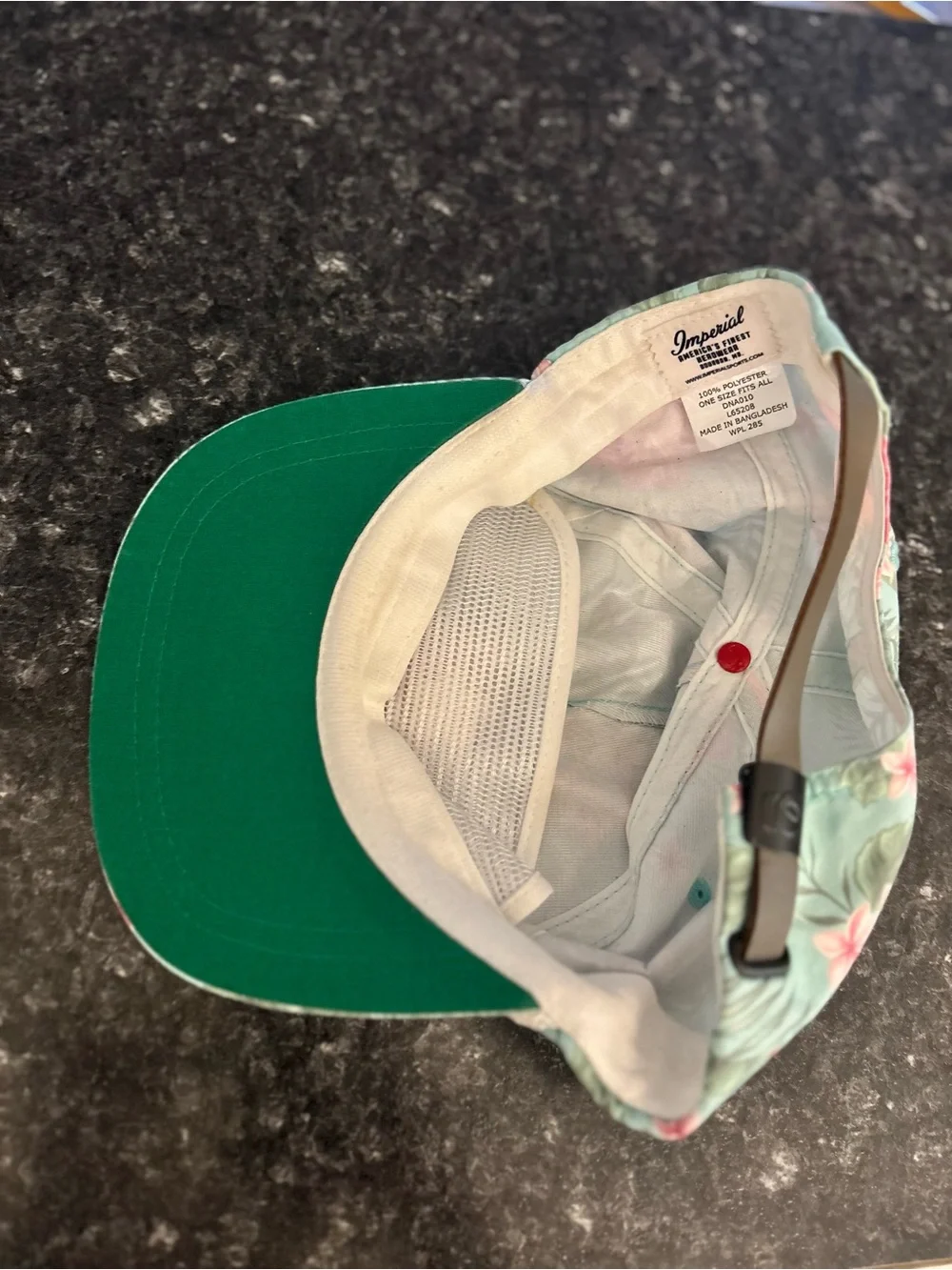 Fun tropical print Mauna Kea Hawaii hat, excellent condition!